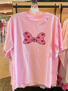 NWT Disney Parks Valentine’s Day Minnie Heart bow 2026 boxy tee WDW